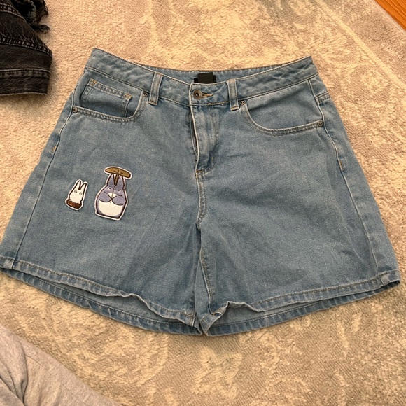 My Neighbor Totoro size 7 Embroidered Patch High Waisted Jean Shorts Blue - Picture 4 of 7